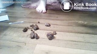 Cute Blondy Poops Pebbly