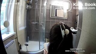 SEXY GIRL LOUD PLOPS WHILE READING A BOOK