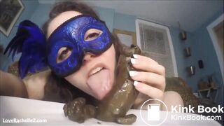 GIRLS LICKING THEIR TURDS 4