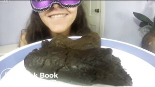 GIRLS LICKING THEIR TURDS