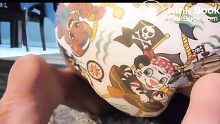 Girl messy diaper - video 2