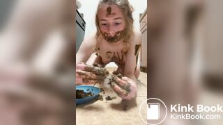 Pretty girl scat play