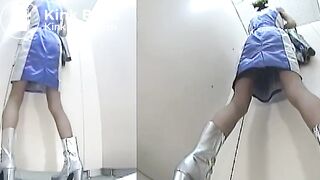 Japanese woman's toilet scene - video ...