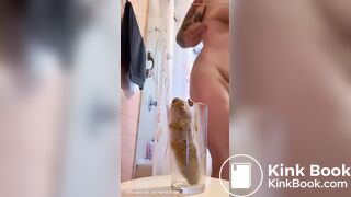 Beauty MILF dropping