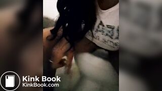 Girl pooping Mulher cagando - video 8
