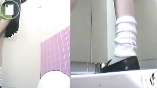 Japanese woman's toilet scene - video 333