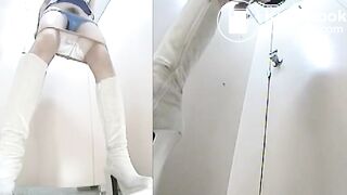 Japanese woman's toilet scene - video 314