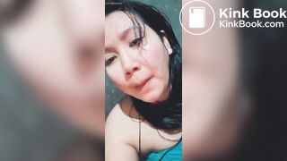 Indonesian girl shitting