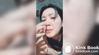 Indonesian girl shitting