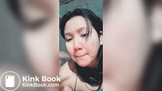 Indonesian girl shitting