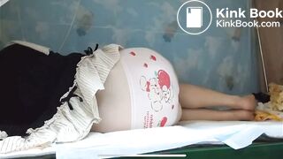 Baby girl pees the bed!!