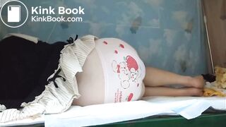 Baby girl pees the bed!!