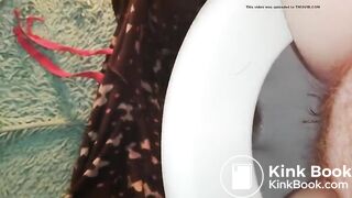 RED PUBIC HAIR ON THE TOILET_POT