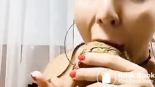 Colombian girl drops a giant toy to make a giant nugget