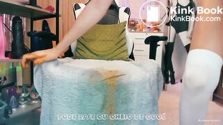 Webcamer Dildoing her Shitty Colon (no audio)