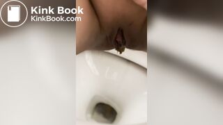Girl pooping Mulher cagando - video 4