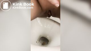 Girl pooping Mulher cagando - video 4