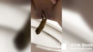 Girl pooping Mulher cagando - video 4