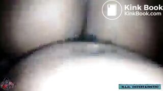 Morena rabuda dando o cu e cagando