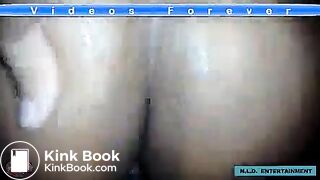 Morena rabuda dando o cu e cagando