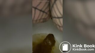 LIQUID-SHIT-CLOSE_UP