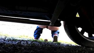 Girl shitting outdoor - video 5