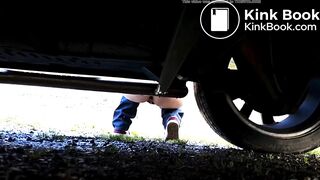 Girl shitting outdoor - video 5