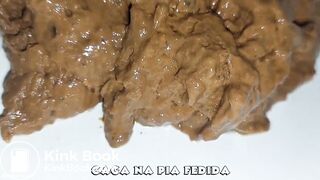 Latina Pooping in the Sink