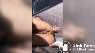 Ebony sunshines and poops.