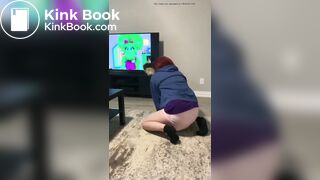 furry watches barney and makes pushies in diaper