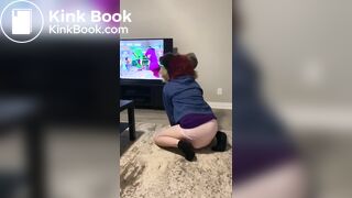 furry watches barney and makes pushies in diaper