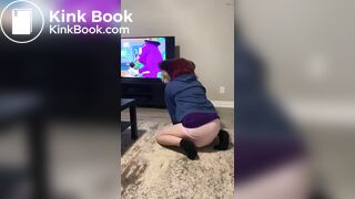 furry watches barney and makes pushies in diaper