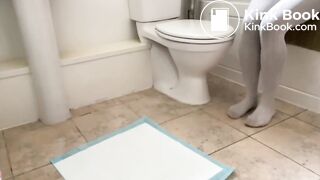 Ebony pantyhose poop