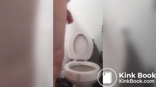 Filling her ass back up with smelly poop