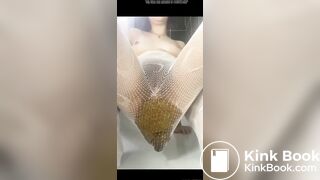 GIRL FILLS HER PANTIES WITH GIGANTIC SHIT