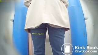 Woman piss - video 5