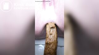 Snapchat girl close up pooping