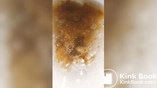 女の子が下痢をする - video 3