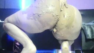 Camgirl scat smear - video 1