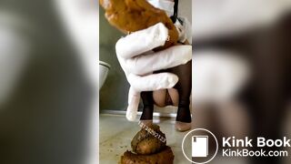 Chinese girl Pooping - video 2