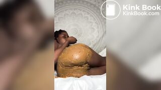 Sexy Ebony scat dildo pussy fuck