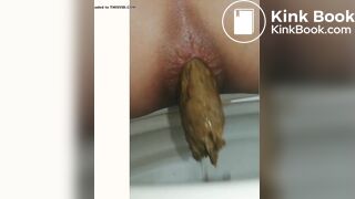 poop and pee close up