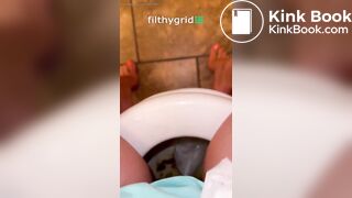 Girls pooping on toilet - video 67
