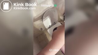 Girl pooping on toilet - video 276