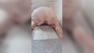 I put paper on the bed to poop
