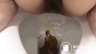 女性が下痢をする