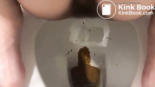 女性が下痢をする