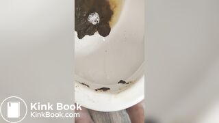 Emi twerks out her diarrhea over the toilet