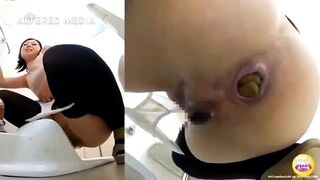 人工知能の女の子が素敵なうんちをしている