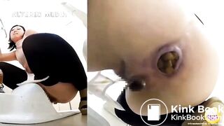 人工知能の女の子が素敵なうんちをしている